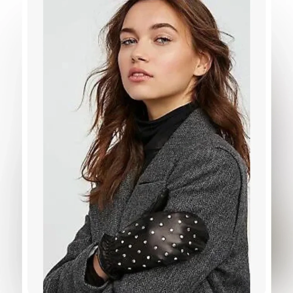 NWT Free People x Carolina Amato Carrie Studded Leather Mittens Black
